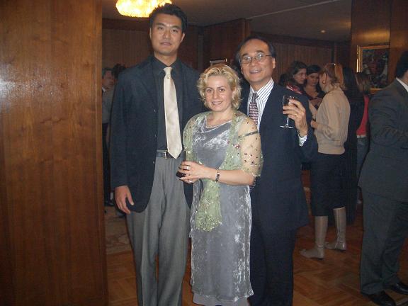 <span>志賀ご夫妻と</span>　2006/12/01　旦那様とご婦人のダニエラさん、共に尊敬致しております。お二方とも通訳のお仕事等をされております。