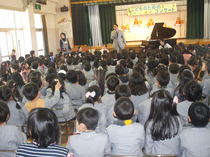 <span>川崎市私立ちよがおか幼稚園「こどものためのコンサート」にて</span>　2012/03/13