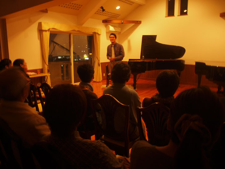 <span>ピアノと落語のチャリティー・コンサート</span>　2012/11/17　前半は私のソロ演奏です。